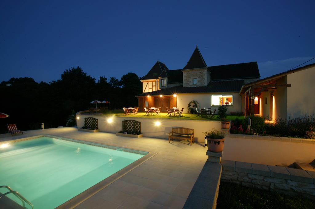 Chambres D'Hotes Les Peyrouses Sarlat-la-Caneda Exterior photo