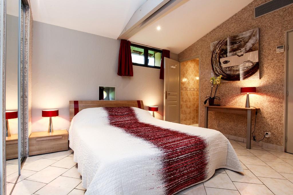 Chambres D'Hotes Les Peyrouses Sarlat-la-Caneda Exterior photo